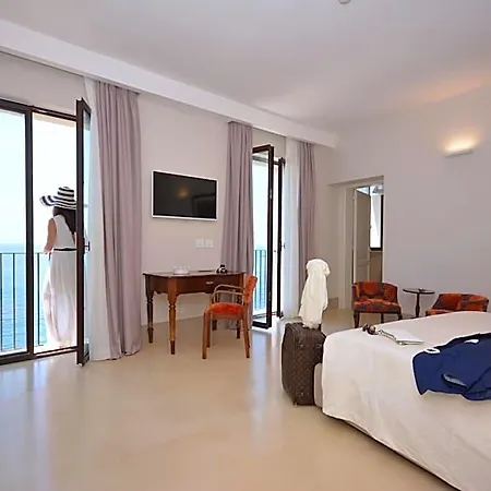 I Bastioni San Domenico - Boutique 4* غالّيبولي